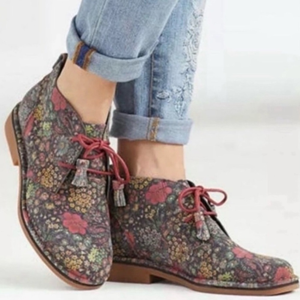 Hush Puppies Cyra Catelyn Black Floral Suede Ankle Boots Chucka Boho Bootie 6.5